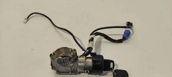 Subaru Outback Ignition lock 88215AE000 X1T25172 9Z27