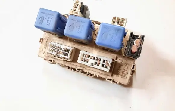 Nissan X-Trail T30 Fuse module