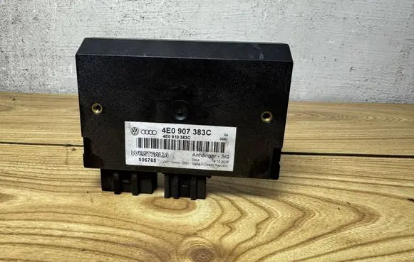 Audi Q7 4L Tow bar trailer control unit/module 4E0910383C 4E0907383C