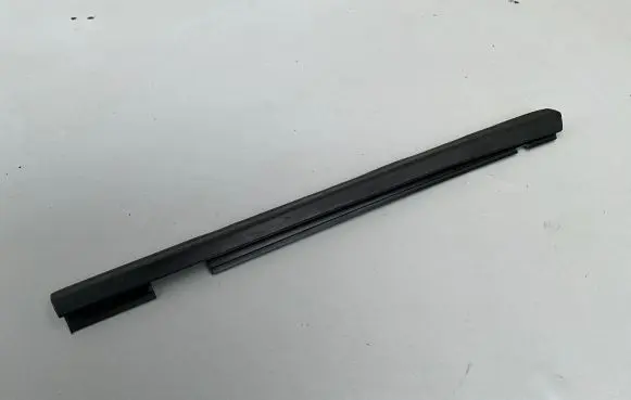 Chevrolet Camaro Rear side glass trim 84127352 23115052