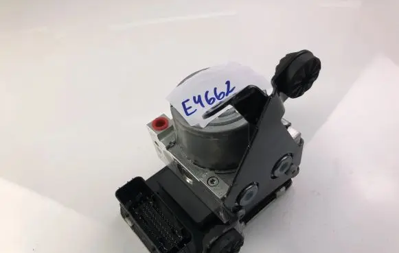 Volvo S90, V90 ABS Pump P31680101