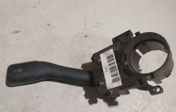 Volkswagen Bora Indicator stalk 8L0953513G