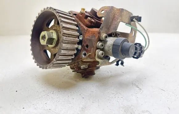 Ford Focus Fuel injection high pressure pump 9656300380 0445010102 03001006482