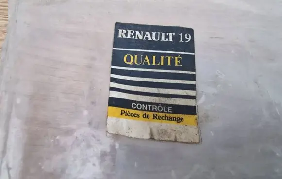 Renault 19 Tail light bulb cover holder REN19LH