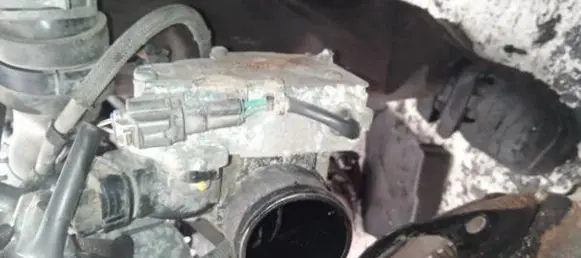 Toyota RAV 4 (XA20) Throttle valve