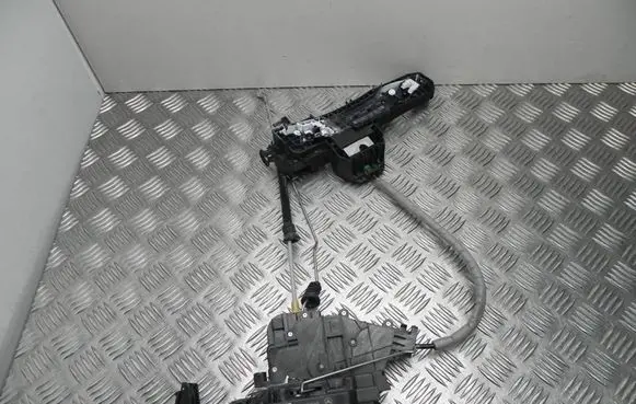 Loading door lock