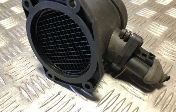 Audi A6 S6 C5 4B Mass air flow meter 0280218058 06B133471A
