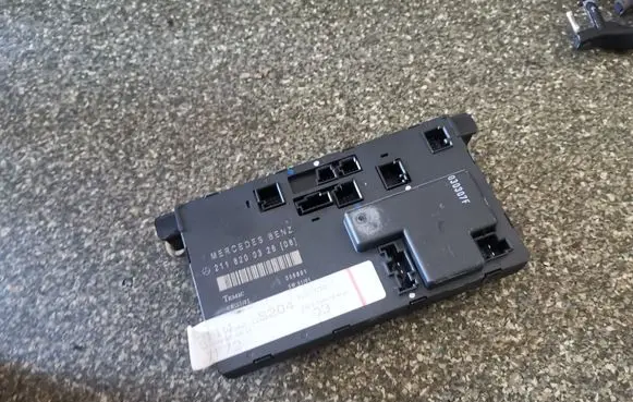 Mercedes-Benz E W211 Other control units/modules 2118200326
