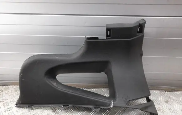 Chevrolet Corvette (C) pillar trim 23114075 23114071