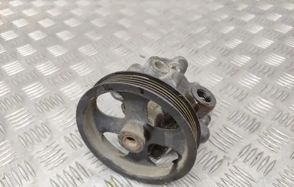 Toyota RAV 4 (XA20) Power steering pump