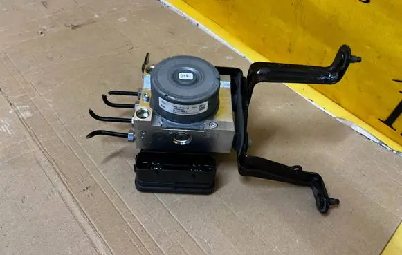 Ford Mustang VI ABS Pump GR3C-2C219-BD GR3C2C219BD GR3C-2C405-BD