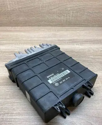 Volkswagen PASSAT B3 Engine control unit/module ECU 357907311A 0261200752