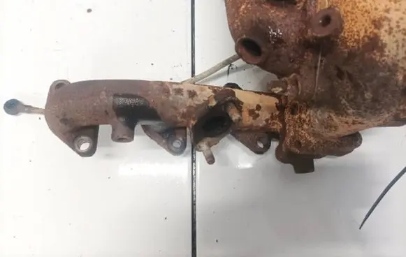 Hyundai i30 Exhaust manifold