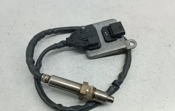 Mercedes-Benz Vito Viano W447 Lambda probe sensor A0009059703 5WK96682E 0009059703