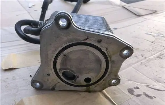 Nissan Qashqai J12 Gearbox / Transmission oil cooler 