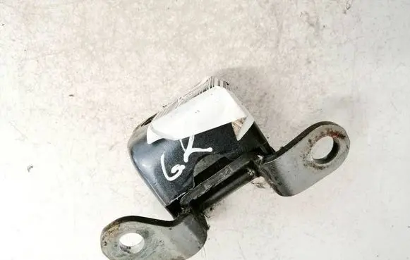 Honda CR-V Rear door lower hinge