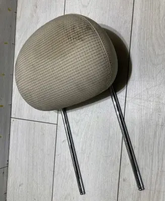 Mercedes-Benz E W211 Front seat headrest 