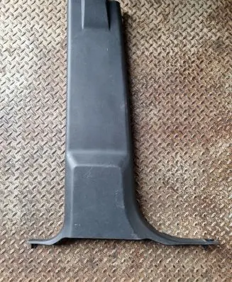 (B) pillar trim (bottom)
