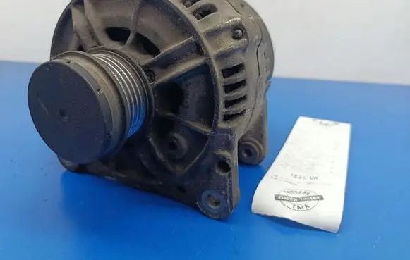 Volkswagen PASSAT B5 Generator/alternator 028903028F