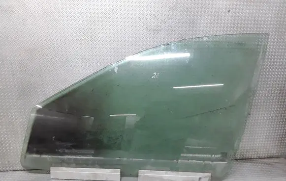 Volvo XC90 Front door window glass four-door
