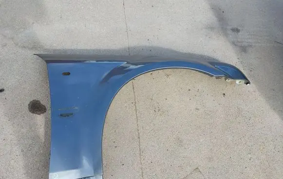 Chrysler 300 - 300C Fender C284C157B