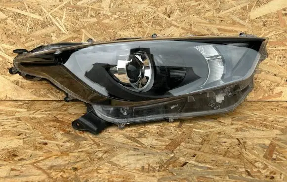 Toyota Yaris XP210 Headlight/headlamp 3928642