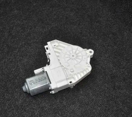 Skoda Yeti (5L) Front door window regulator motor 5L0959811A