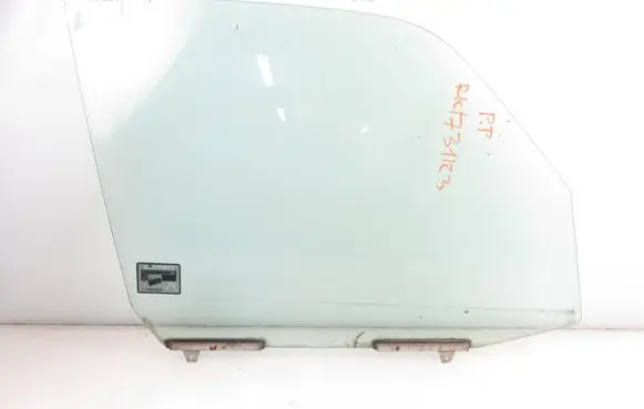 Mitsubishi Pajero Pinin Front door window glass four-door 