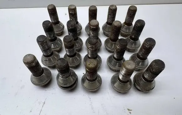 Volvo XC60 Nuts/bolts 