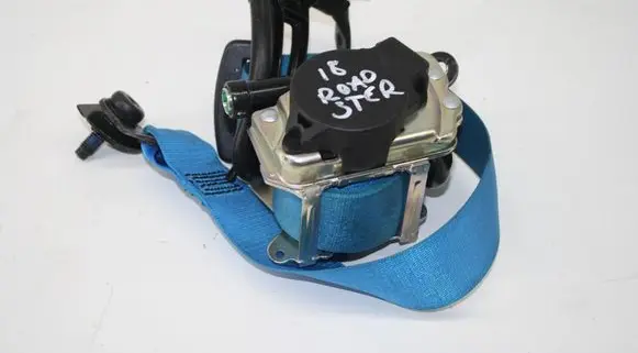 BMW i8 Front seatbelt 7354758