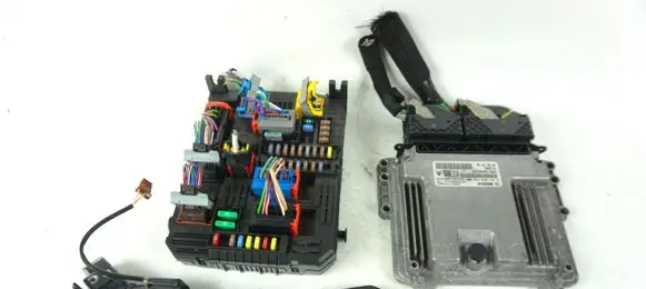Citroen C3 Engine control unit/module ECU 0281035332 9830225780