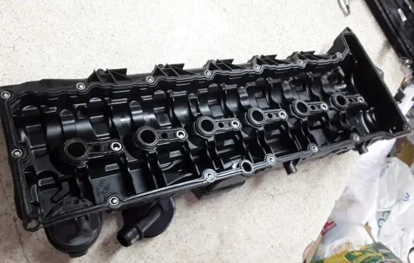 BMW 5 F10 F11 Rocker cam cover 7800309
