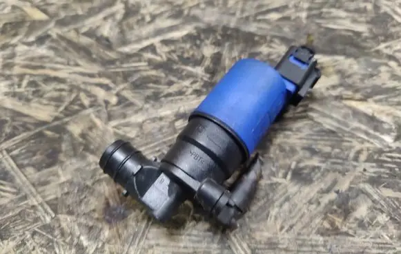 Land Rover Range Rover Velar Headlight washer pump AV6113KO82AA