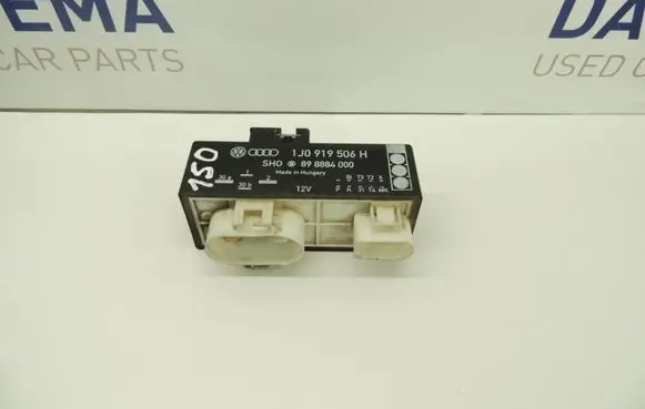 Skoda Octavia Mk1 (1U) Coolant fan relay 1J0919506H D150