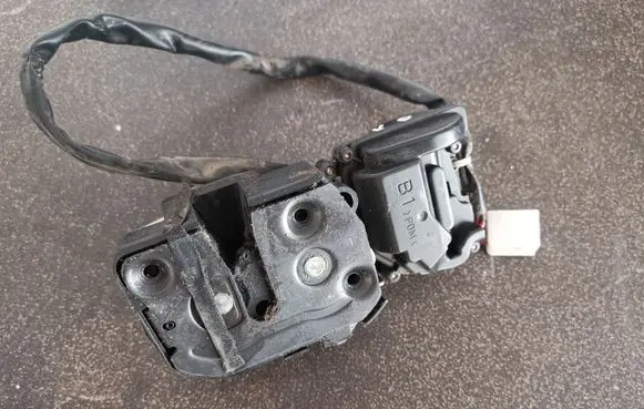 Mazda Premacy Front door lock LSCB07