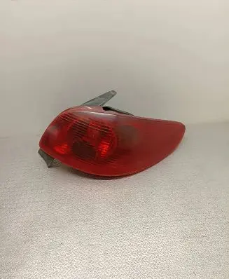 Peugeot 206 Rear/tail lights 1090029