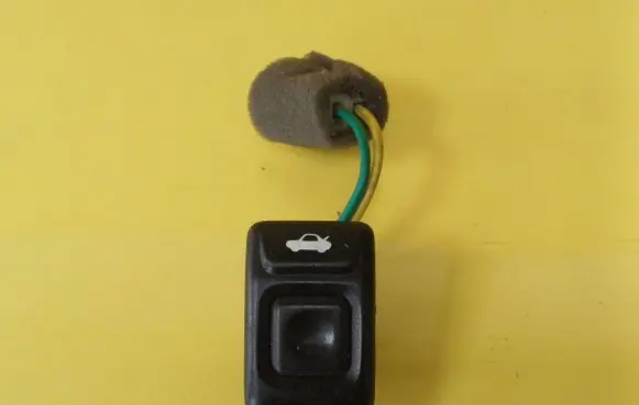 Tailgate opening switch