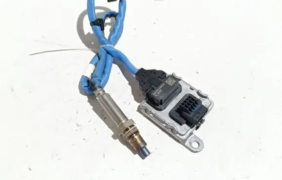 Renault Master III Lambda probe sensor 227905581R SNS1057D 2402031064