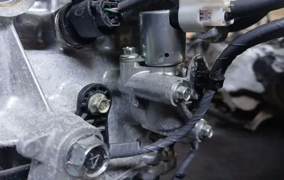 Mazda CX-30 Valve vacuum K5T44978