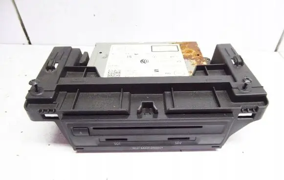 Seat Leon (5F) Radio/GPS head unit trim 5QA035846B