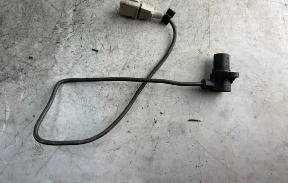 Volkswagen Golf IV Crankshaft speed sensor 0261210