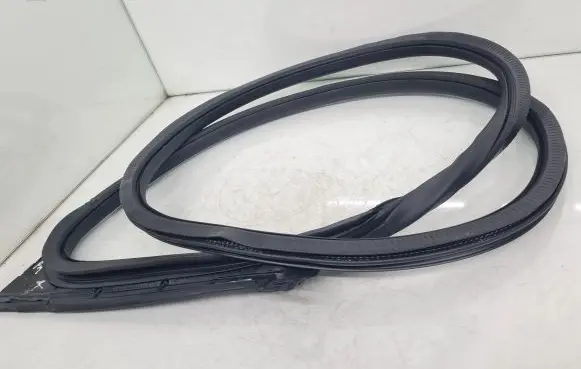 Porsche Taycan 9J1 Front door rubber seal 9J1831721A