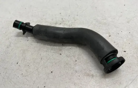 Volkswagen Golf VIII Breather hose/pipe 05C103202