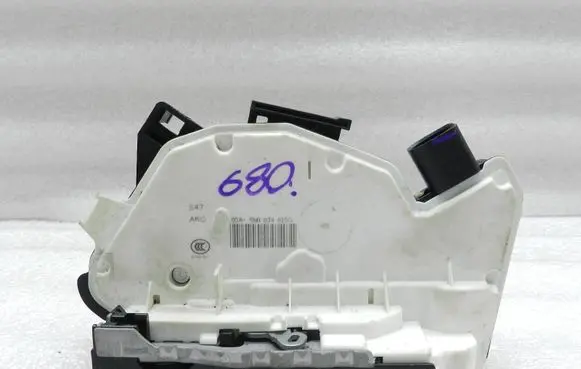 Volkswagen Tiguan Rear door lock 5N0839015G 5N0839015