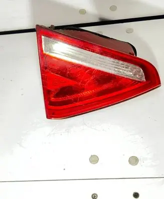 Audi A5 8T 8F Tailgate rear/tail lights 8T0945093