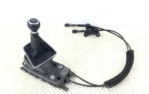 Volkswagen Tiguan Gear shift rod 1K0711061B