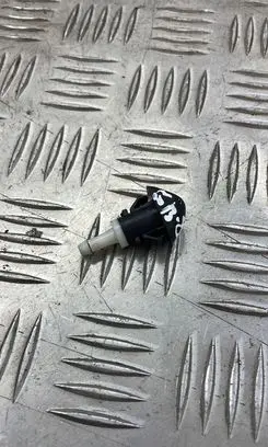 Windshield washer spray nozzle