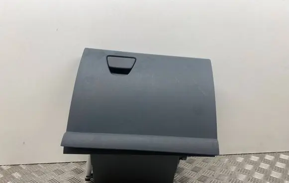 Ford C-MAX II Glove box set AM51R06044AGW