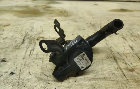 Volkswagen Touran II Electric auxiliary coolant/water pump 1K0965561F