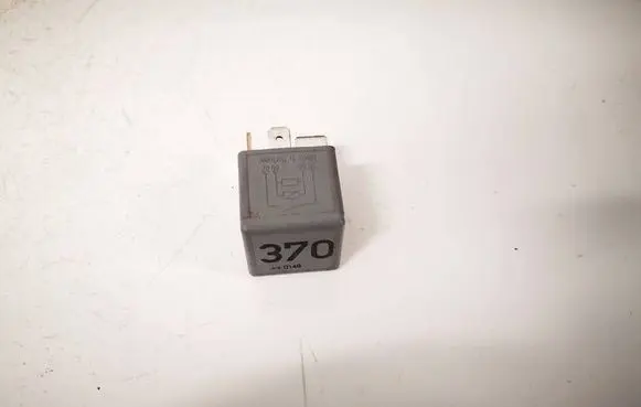 Audi A6 S6 C5 4B Other relay 8D0951253